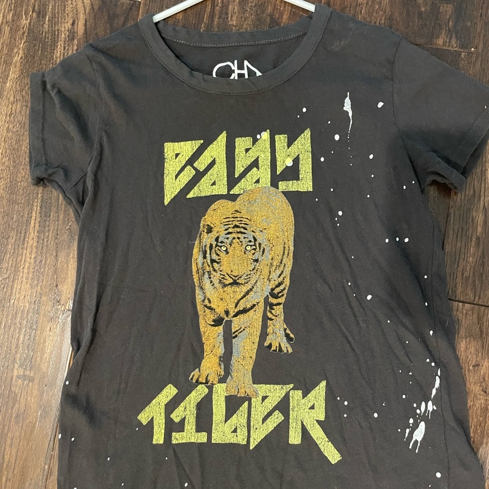 New without tags. Never worn. Chaser Tiger Graphic Tee. Size XS